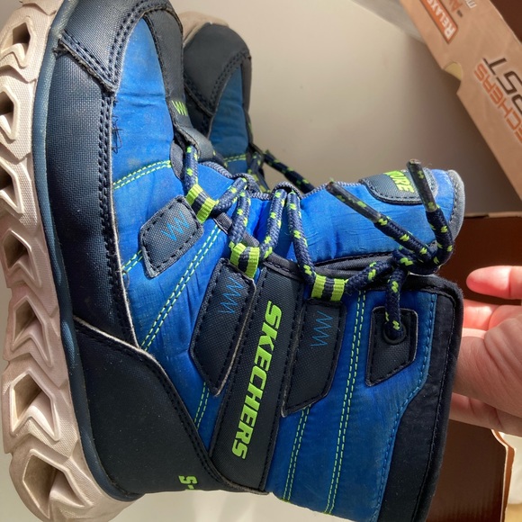 Skechers winter boots with lights - Picture 2 of 5